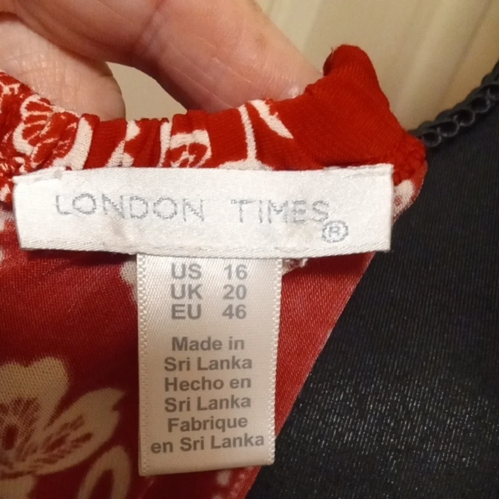 London Times Red And White Raised  Patterned Maxi Dress - Picture 10 of 12
